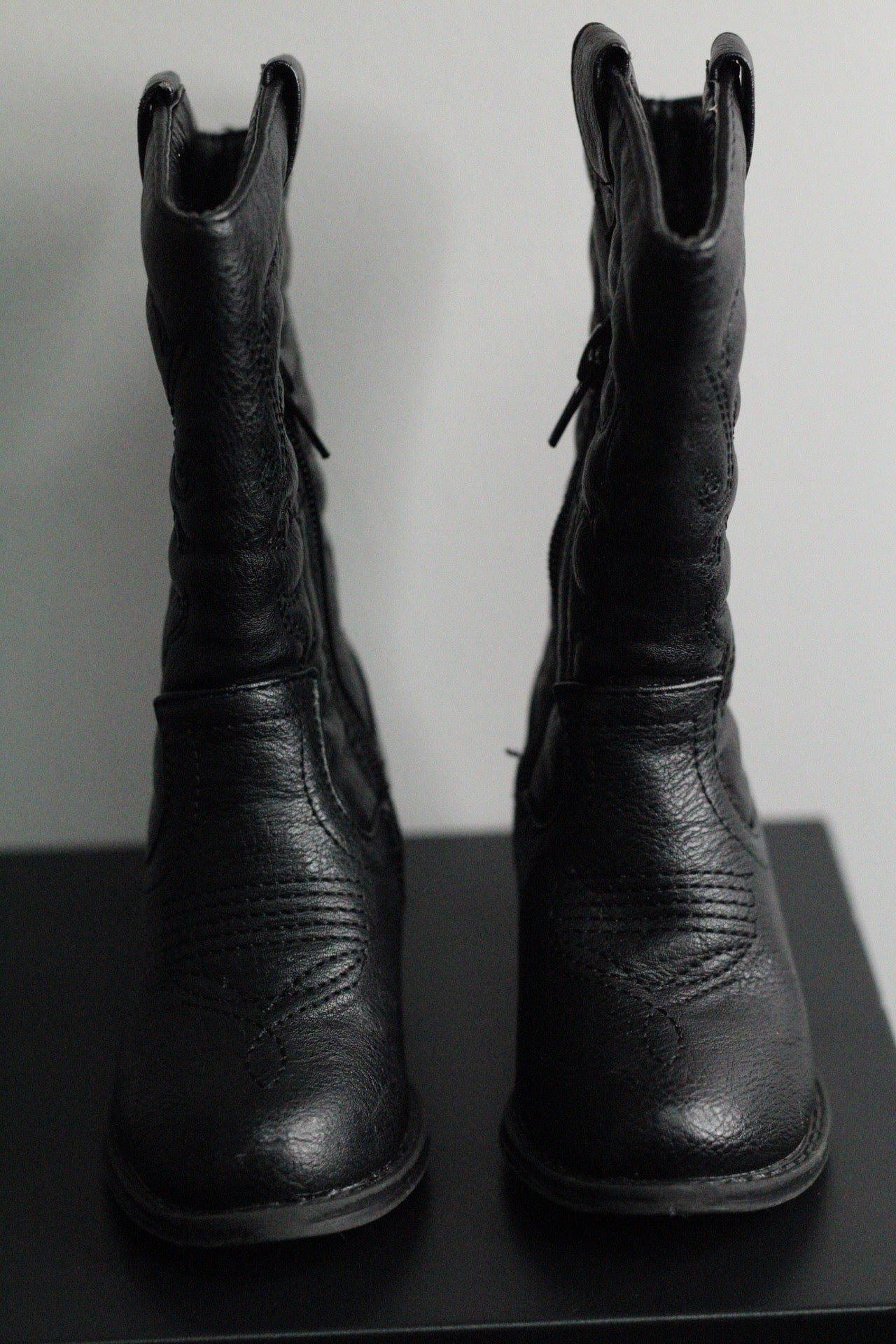 Tonal Stitched Black Cowgirl Boots | 4