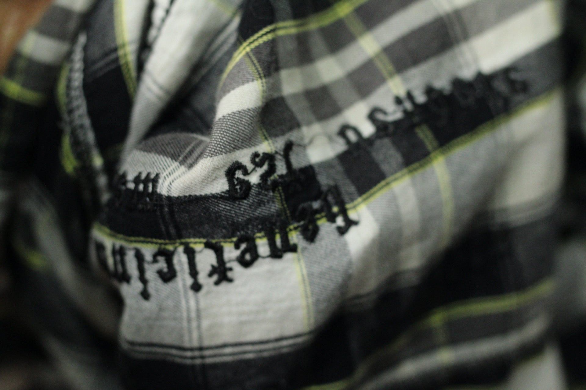 Plaid Embroidered Button-Up | S