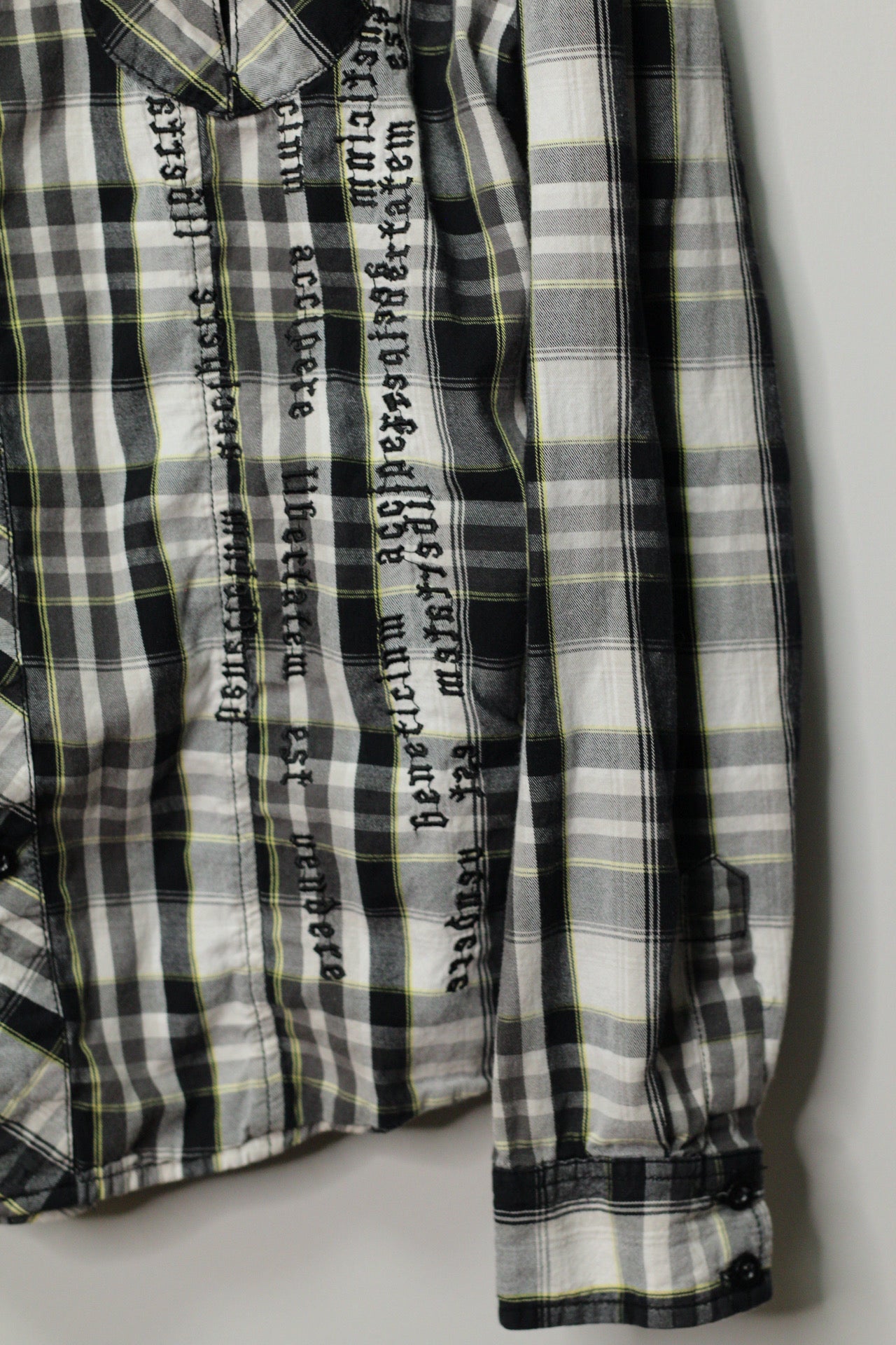 Plaid Embroidered Button-Up | S