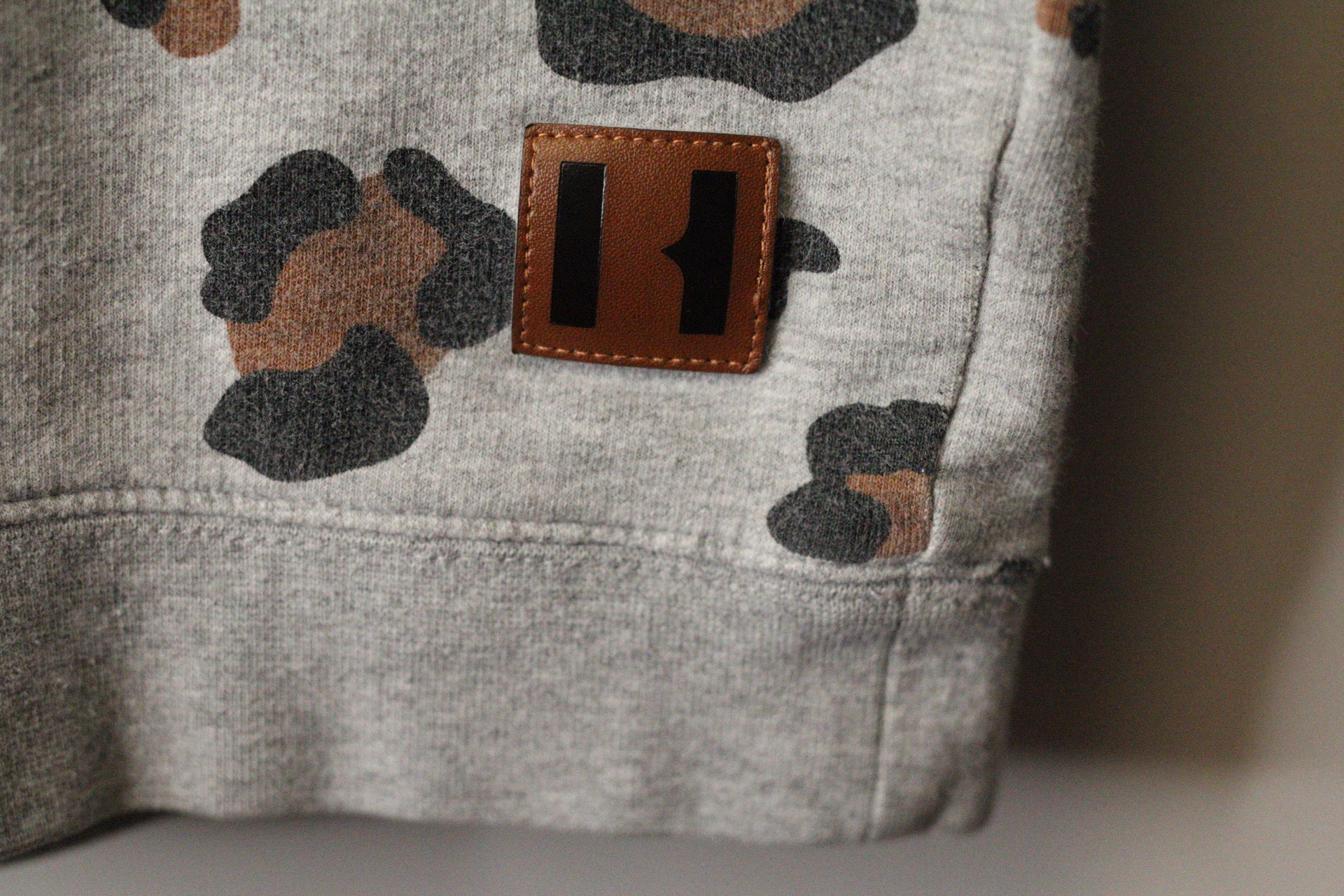 Leopard Sweatshirt Bundle | Beau Hudson | Mama & Minis | L, 7, 3t