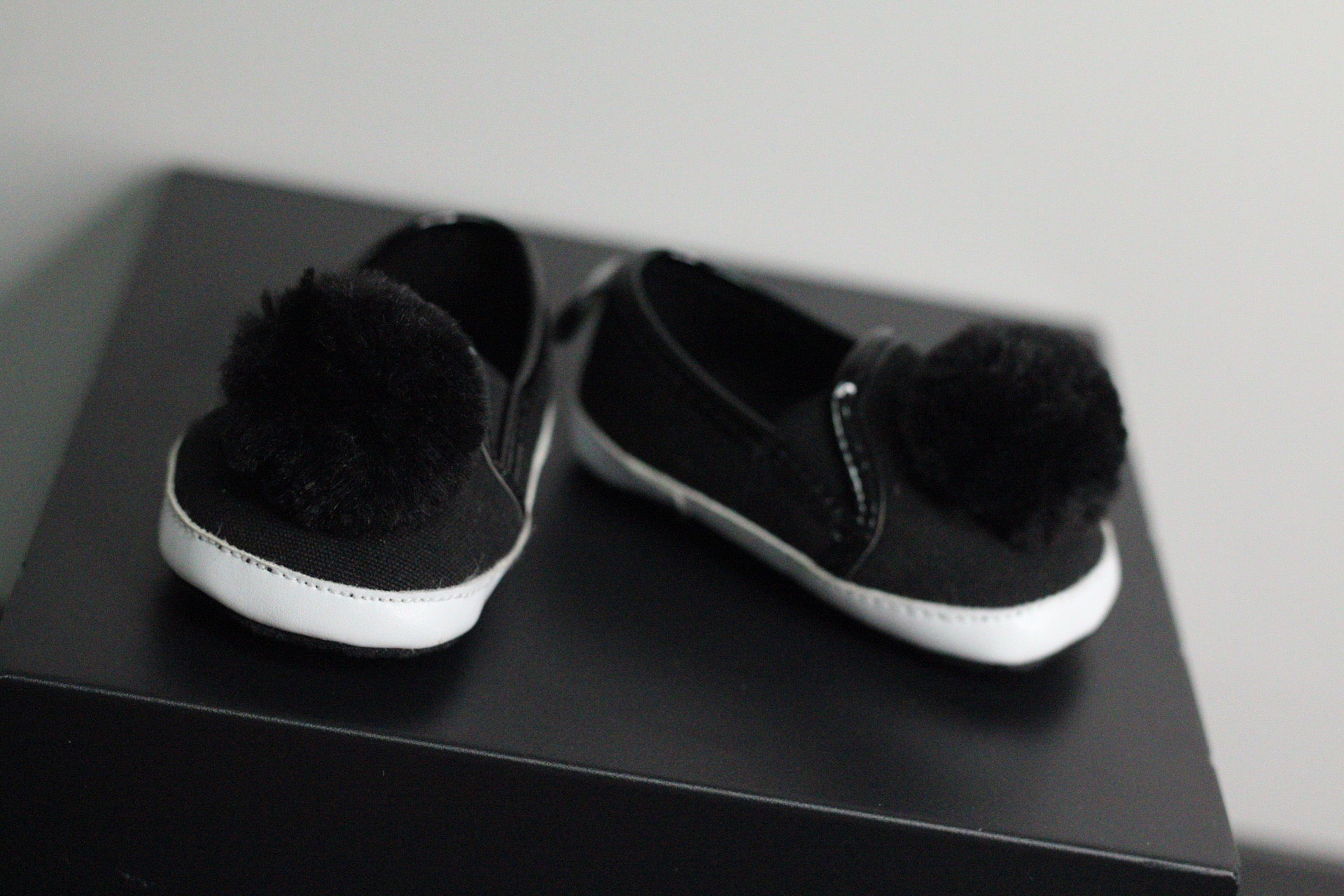 Pom Pom Shoes & Cute Basics | O/3M