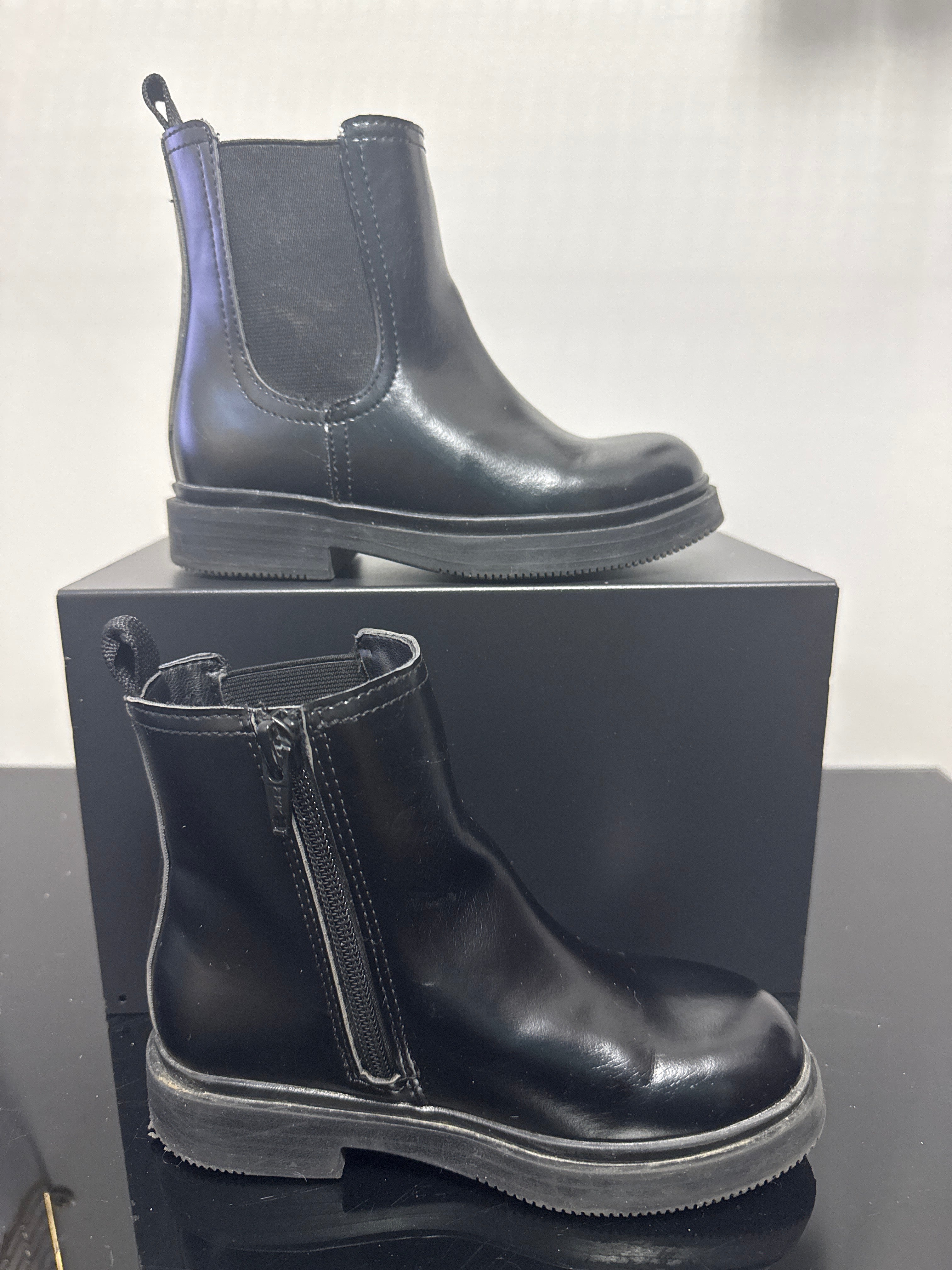 Black Chelsea Boots | US11