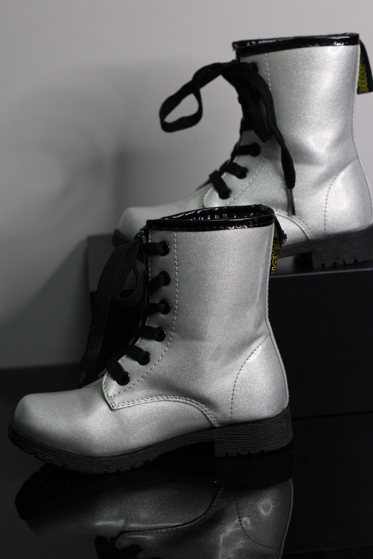 White/Pearl Sparkle Combat Boots | 11