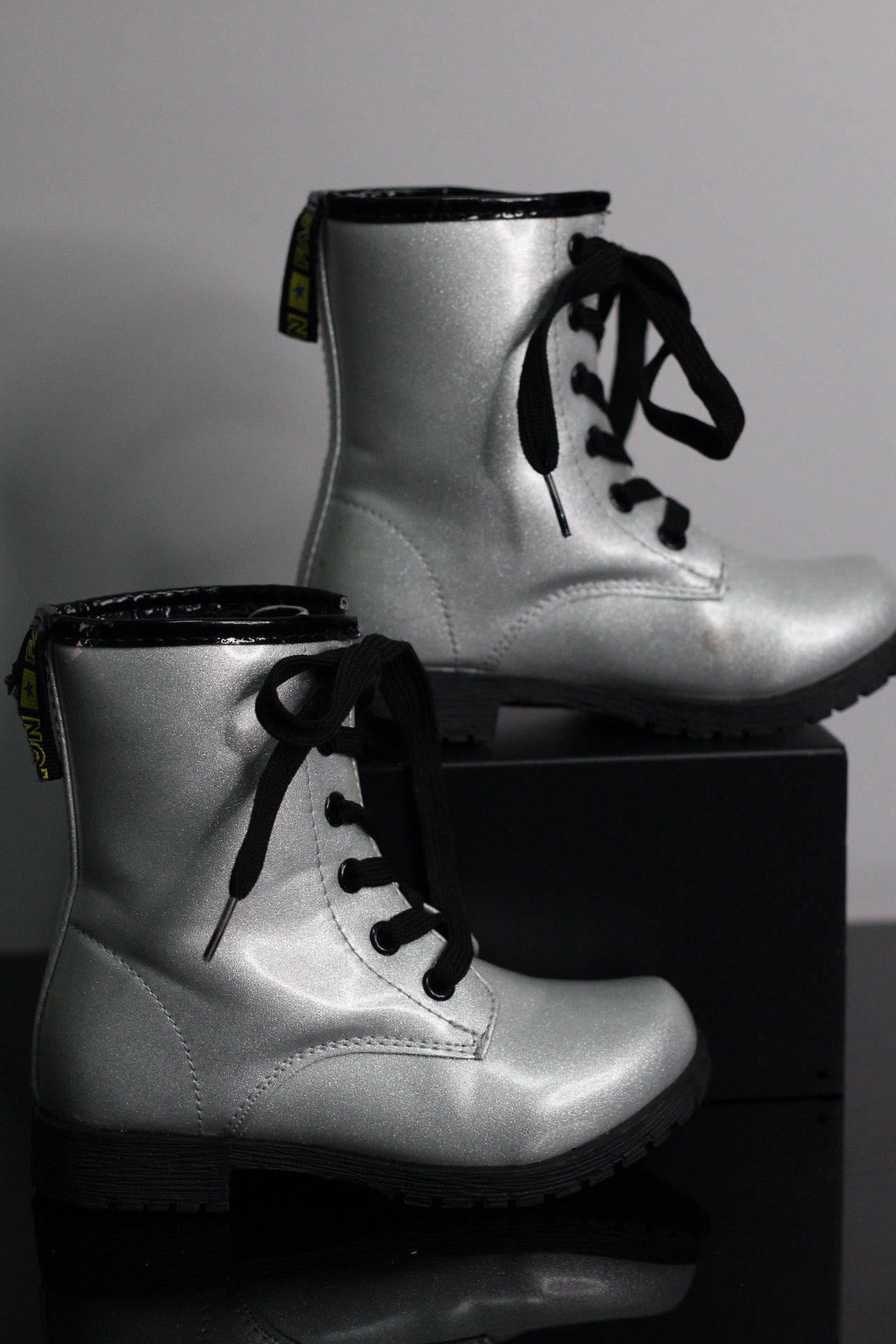 White/Pearl Sparkle Combat Boots | 11